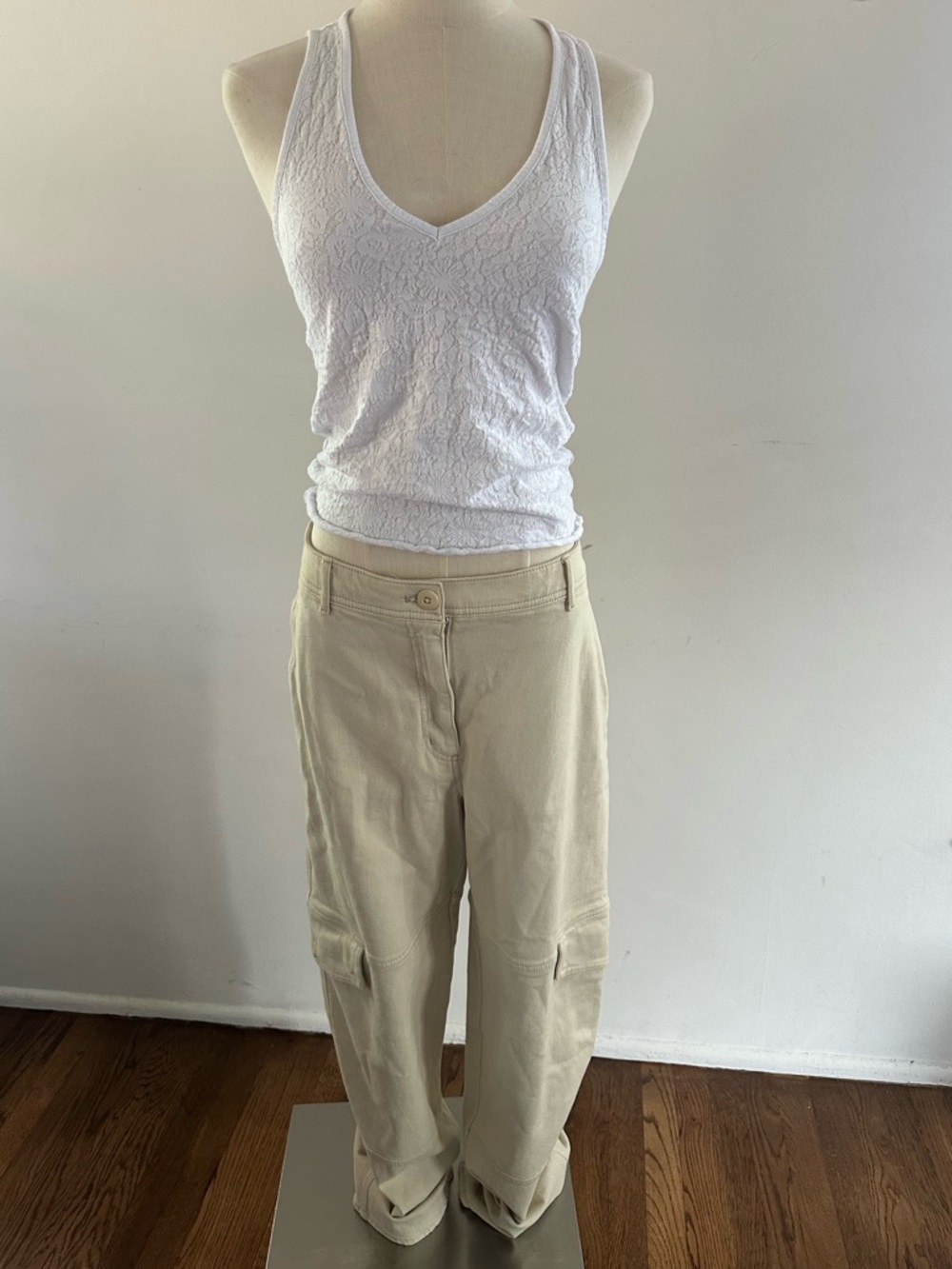 Wilfred Free Aritzia 90s Cream Cargo Pants Utility Wide Leg High Rise NWT 10